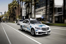 英特尔无人车有新进展 奔驰S级开始Robotaxi测试
