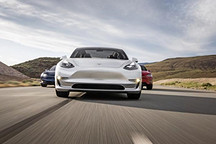 特斯拉夺冠 全球最大电动车制造商易主