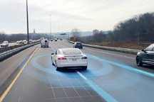 特斯拉发新软件更新 升级了Autopilot功能