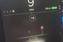 特斯拉新系统强化交通信号识别能力