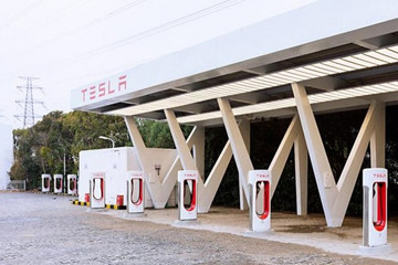 全国首座特斯拉V3超级充电站正式开放