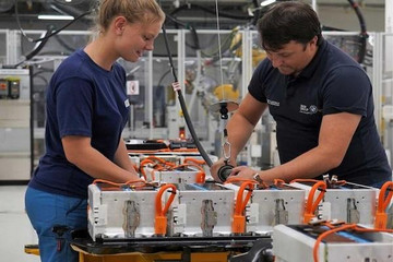 宝马扩大电驱动系统及动力电池生产规模