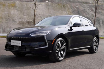 金康SERES SF5将于年内上市 预售价27.8万元起