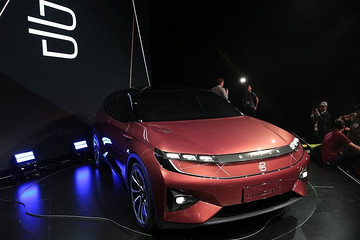 全新拜腾M-Byte发布预售价 折合人民币34.65万元