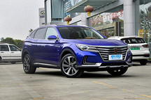 NEDC續(xù)航增至505km，榮威Marvel X或?qū)⑼菩驴钴囆? >
                                </div>
                            </a>
                            <div   id=