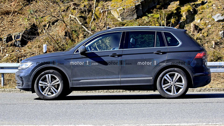 volkswagen-tiguan-facelift-spy-photo (2).jpg