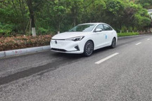 NEDC續(xù)航425km 長(zhǎng)安逸動(dòng)E-Life諜照曝光