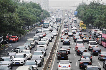 上海对购买新能源汽车的消费者给予5000元充电补助
