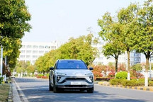 特斯拉/寶馬/蔚來/理想，輔助駕駛一決高下！