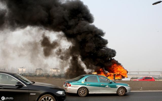 “一無(wú)是處”新能源車(chē)，“朝陽(yáng)產(chǎn)業(yè)”O(jiān)R“夕陽(yáng)產(chǎn)業(yè)”？