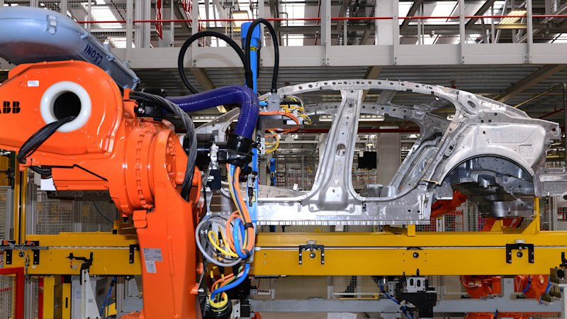 Завод Jaguar Land Rover в Великобритании сталкивается с нехваткой запчастей и может остановить производство через две недели
