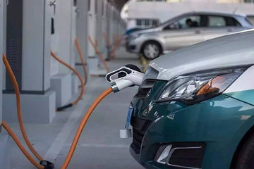 专家呼吁维持补贴不变，放宽新能源汽车限购