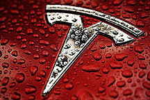 疫情中成就巅峰，特斯拉一季度保守销量近9万