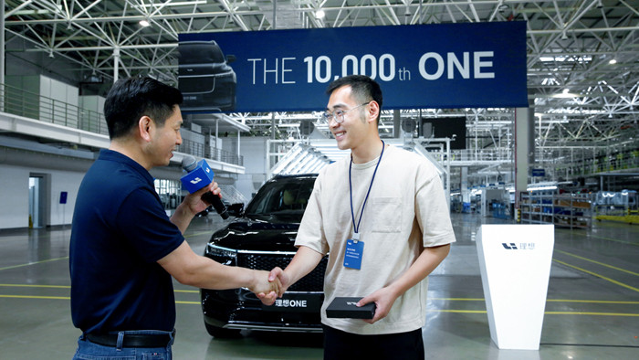 <a class='link'  target='_blank'>理想ONE</a>銷量.jpg