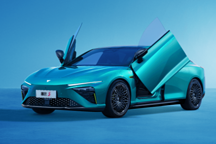 零跑C01和哪吒S,谁才是技术流的代表?