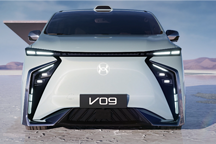合創V09量產外觀內飾曝光，有“電動埃爾法”那味兒了