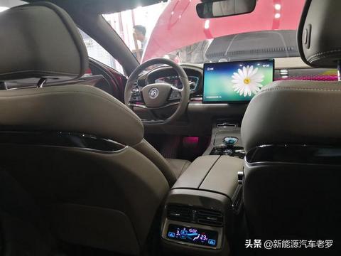 比亚迪汉7月10日会上市吗？广西网友看实车后，惊喜：比奔驰舒服