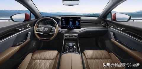 比亚迪新款唐曝光：汉同款豪华内饰，比保时捷911Carrera快0.1秒