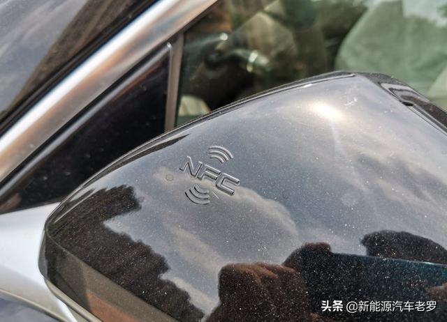 比亞迪漢濟南車主提車：沒亂收費，沒異味，隔音很好，內(nèi)飾很奔馳
