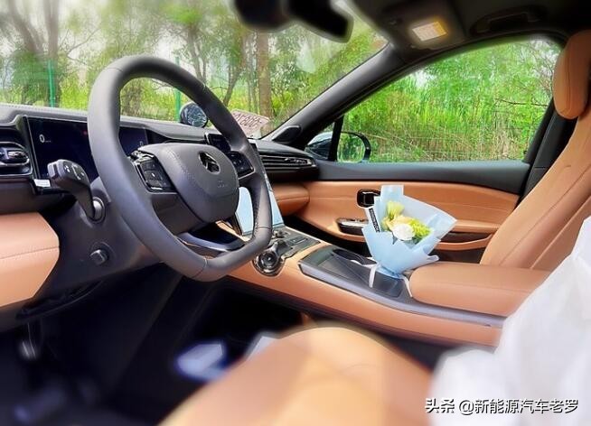 蔚來高層群聊曝光！李斌：只有一件事讓我睡不著覺，失去服務熱情