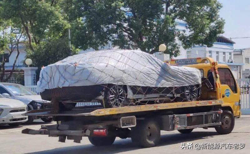 蔚來全新轎車諜照，慘遭曝光！卻一片好評(píng)！蔚來新車為何讓人期待