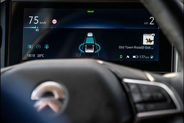 合作自研两条腿走路，蔚来自动驾驶研发拼图已初显