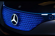 奔驰的全新战略，是要与宾利和劳斯莱斯齐名