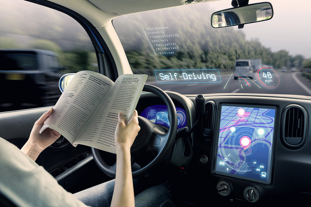 automotive_connected_<a class='link'  target='_blank'>smart</a>_car_autonomous_vehicle_gui_hud_thinkstock_692834394-100749778-large.jpg