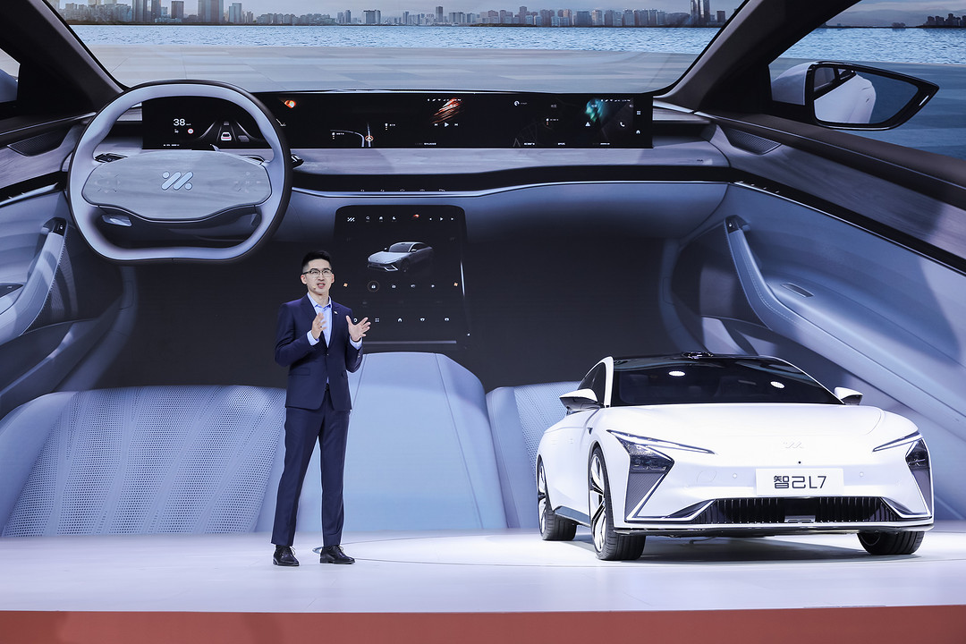 智己汽車(chē)用戶(hù)主理人 - 焦樵 分享智己L7高定私享座艙.jpg