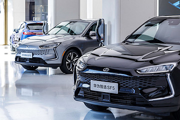 华为的“第一次”为什么看中了赛力斯SF5？