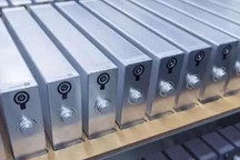 2022年2月電池數(shù)據(jù)：磷酸鐵鋰電池裝機量首超三元電池