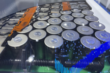 億緯鋰能：9分鐘快充π電池系統(tǒng)應用CTP 鎳+硅碳、全極耳大圓柱