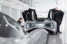 中国版Taycan来了？路特斯准备造30万级纯电SUV，还带自动驾驶