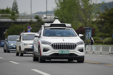 百度决胜无人车：三年部署3000台共享无人车，前装量产奔赴百万台级别