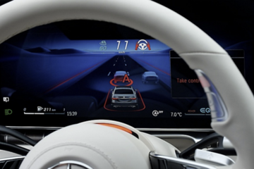 百万级豪车才有的待遇？奔驰：你玩你的，出了事算我的