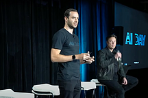 特斯拉「纯视觉」生变：灵魂人物离职，马斯克重拾毫米波雷达？