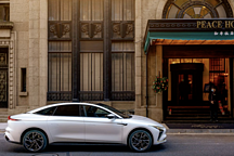 智己：成也駕控，敗也駕控