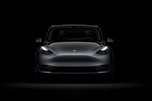 Model Y「殺手」排隊上線，特斯拉卻在「孤獨求敗」