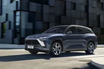 扛不住了！蔚来开始降价促销，优惠最高超10万元！