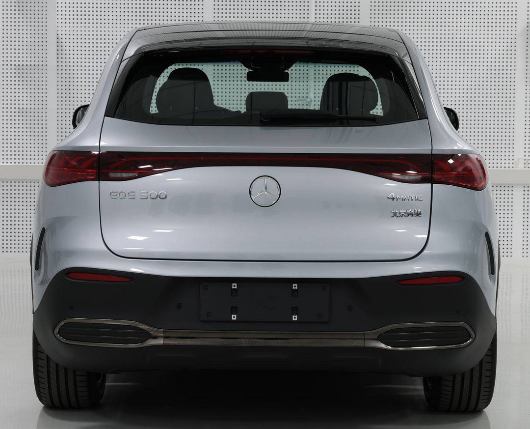 北京奔馳EQE SUV2.jpg