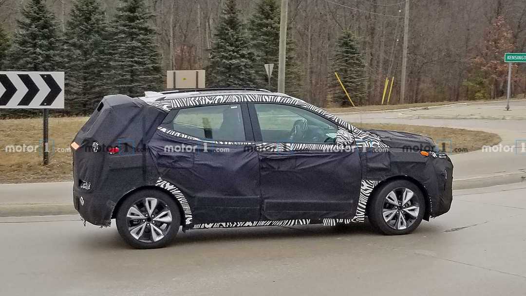 2021-chevy-bolt-ev-suv-spy-phot2o.jpg