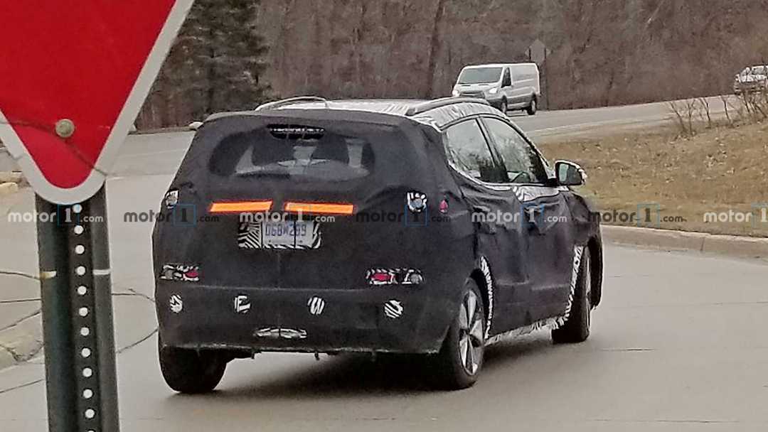 2021-chevy-bolt-ev-suv-spy3-photo.jpg