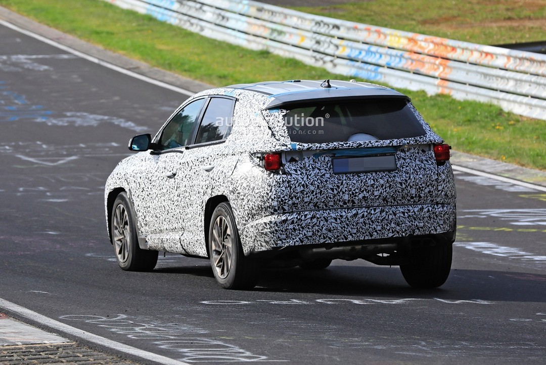 2021-hyundai-tucson-loses-wheel-nuts-while-nurburgring-testing_8.jpg