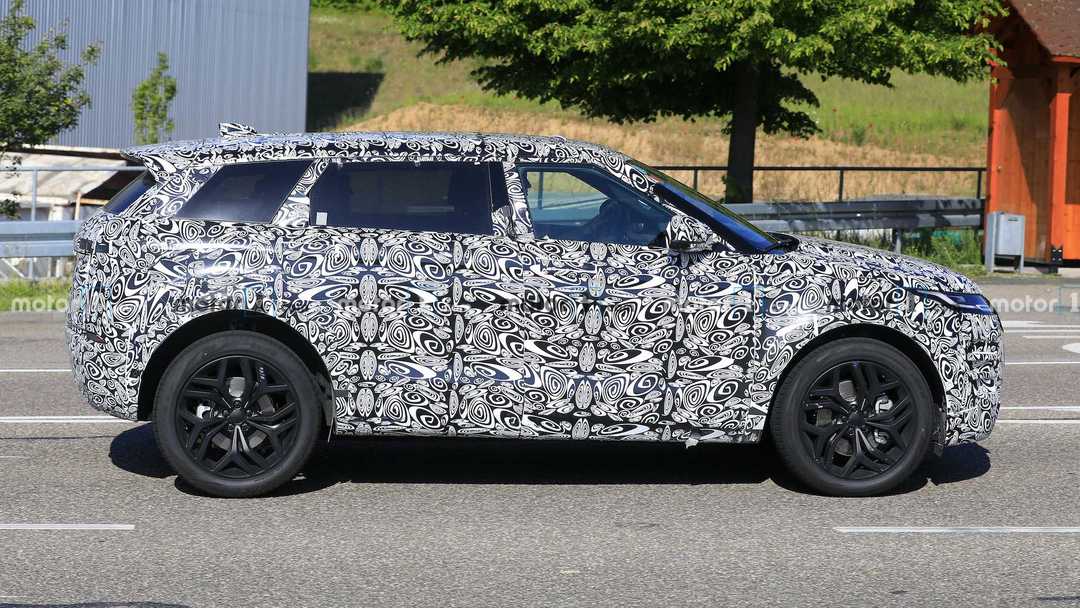 seven-seat-range-rover-evoque-spy-shots.jpg