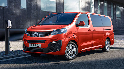 Vauxhall Vivaro-e Life 2020-2.jpg