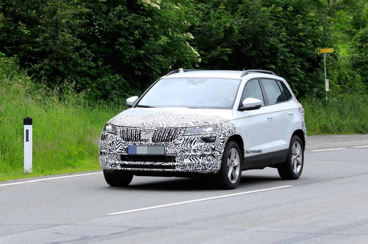 skoda_karoq_2021_spyshot_5.jpg