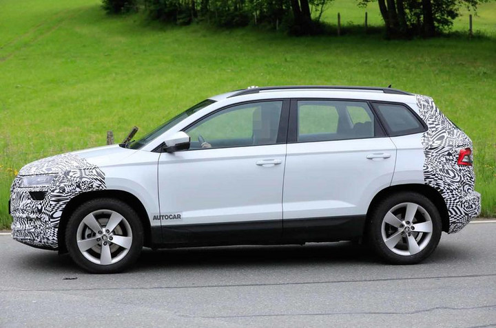 skoda_karoq_2021_spyshot_7.jpg