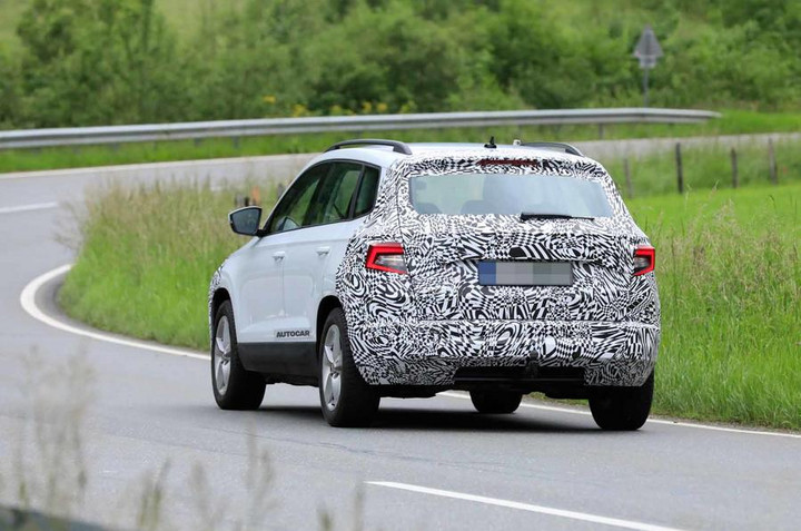 skoda_karoq_2021_spyshot_10.jpg