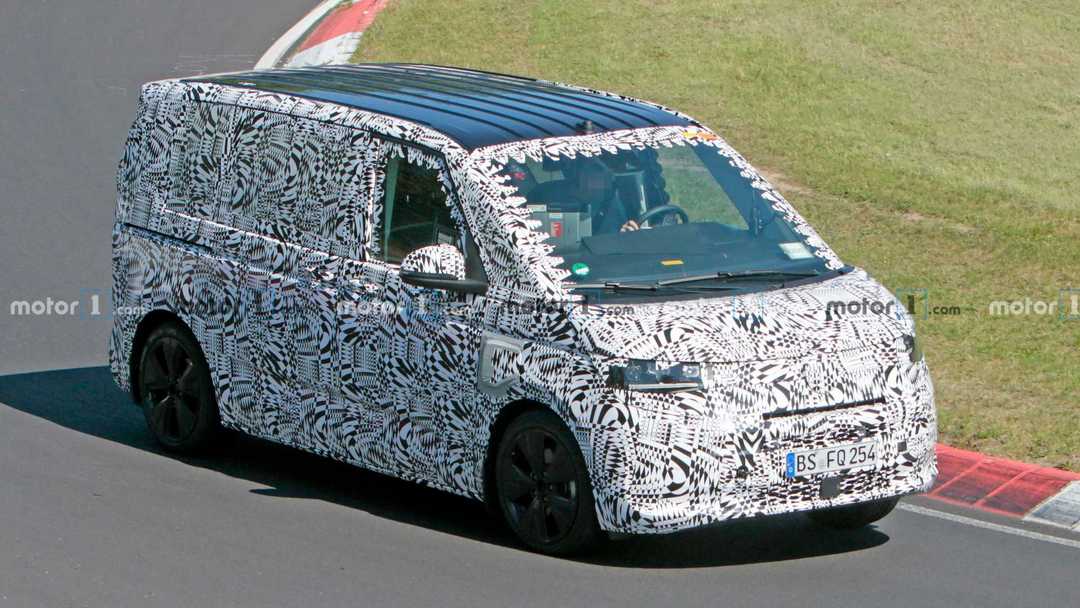 vw-t7-phev-spy-photo (2).jpg