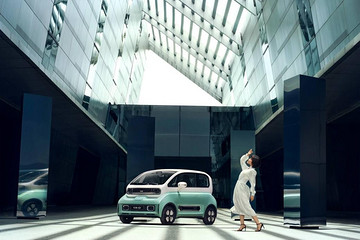 “泊車天才”來了，2023款KiWi EV上市，小姐姐都說好